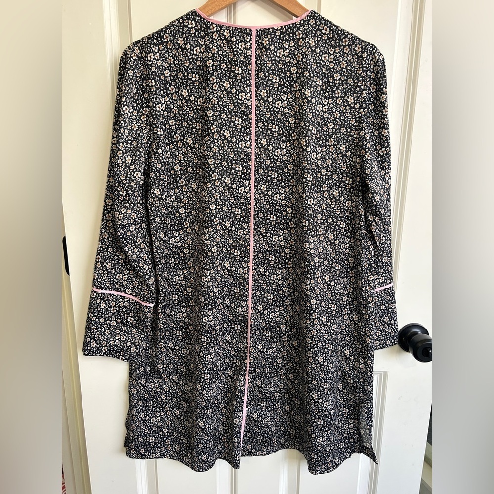 Summersalt Soft Charmeuse Cloud 9 size M boyfriend sleep shirt. Black and white - Picture 9 of 10